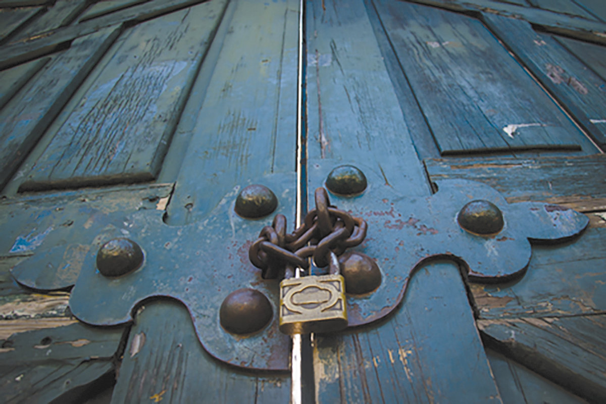 Have a go at figuring your way out of a locked stately home in an “escape room” challenge!